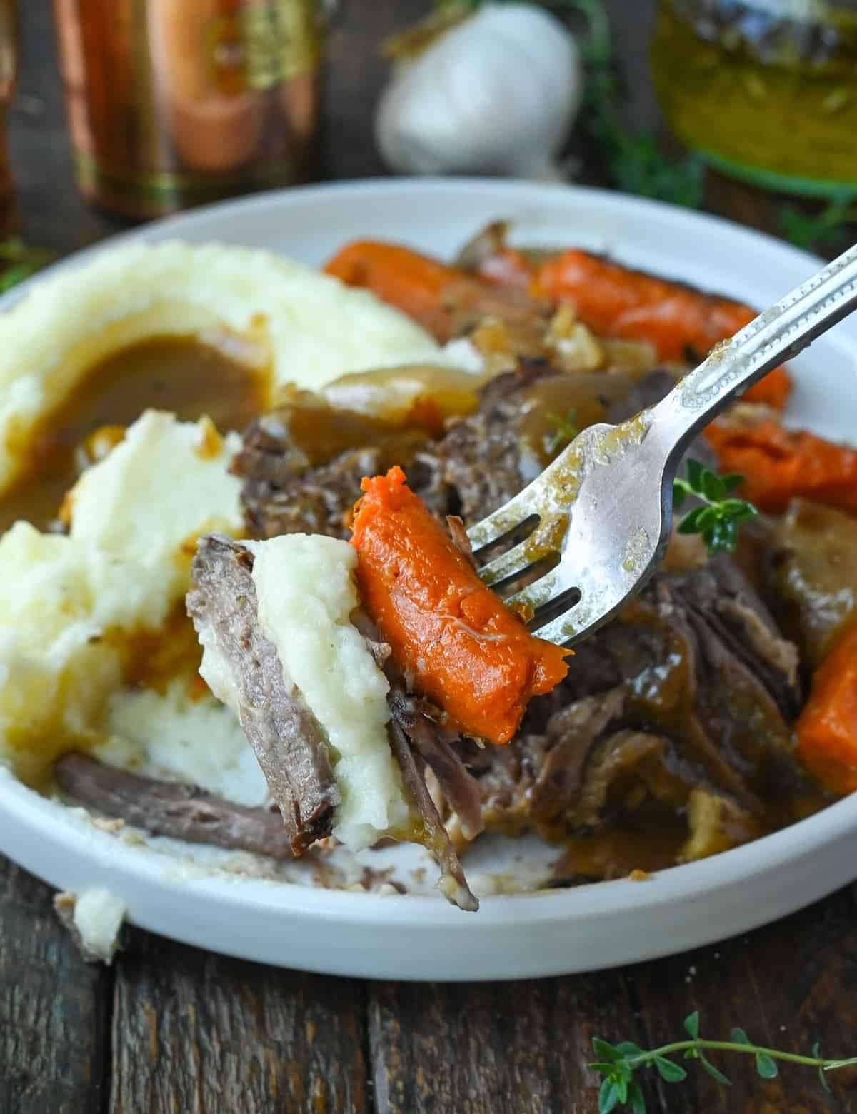 Slow Cooker Classic Pot Roast with Fork-Tender Chuck and Rich Gravy