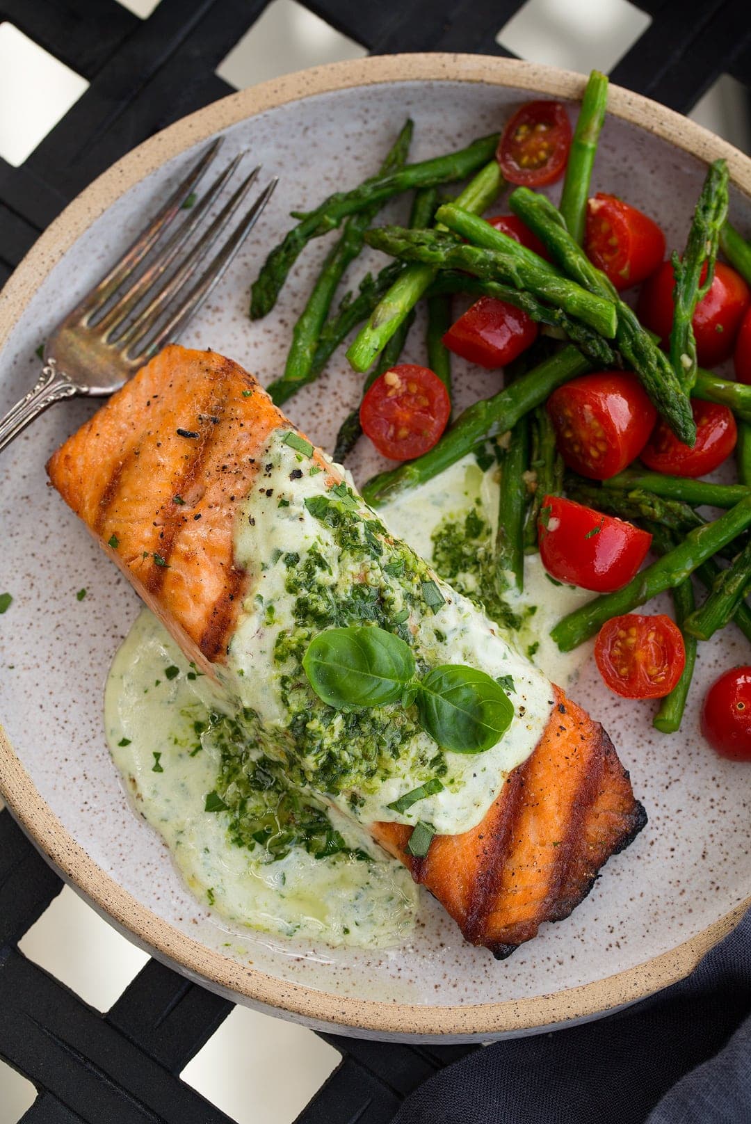 Grilled Salmon with Creamy Pesto Sauce and Light Char