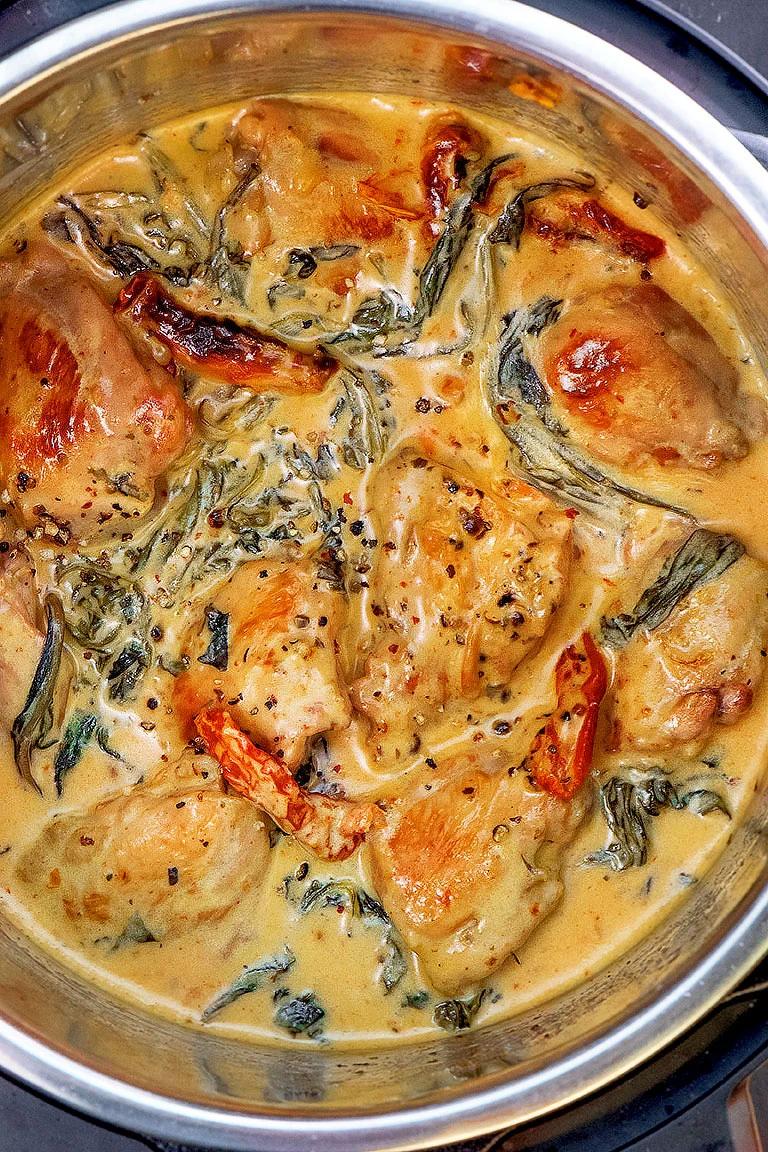 Instant Pot Tuscan Chicken: Creamy Garlic Sauce with Sun-Dried Tomatoes
