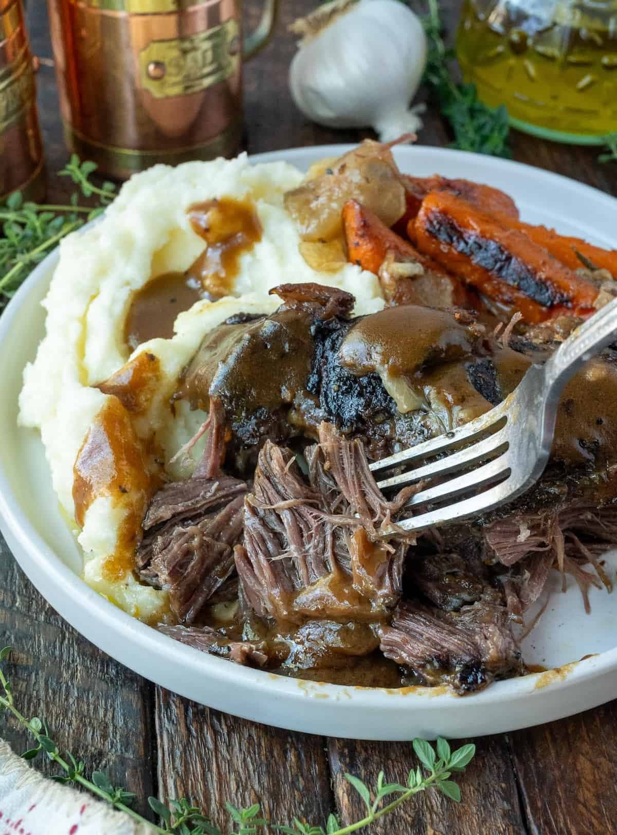 Slow Cooker Classic Pot Roast with Fork-Tender Chuck and Rich Gravy