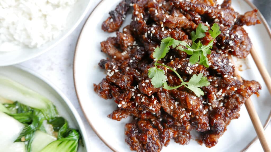 Crispy Chilli Beef with Sticky Sweet-Spicy Sauce