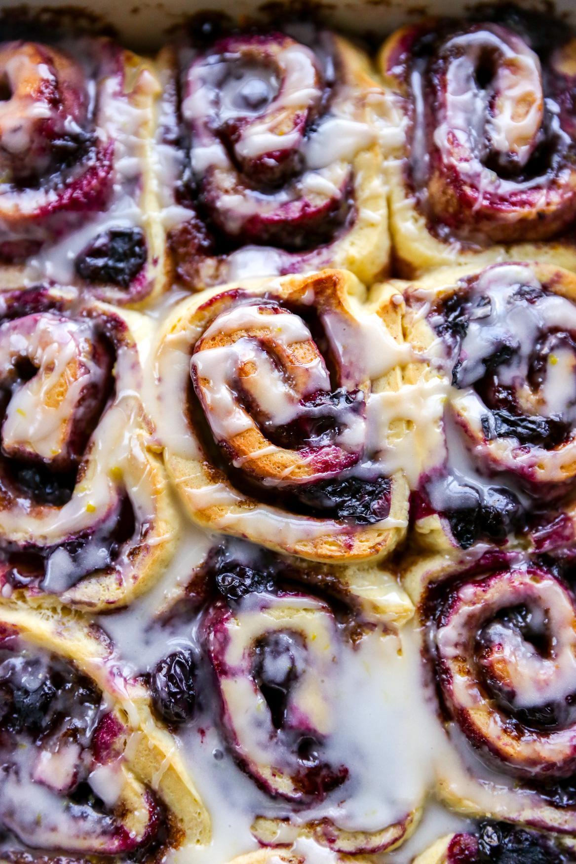 Blueberry Lemon Cinnamon Rolls: Fluffy Spring Treats with Fresh Berry Flavor