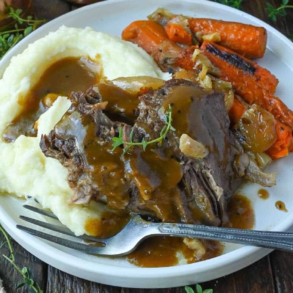 Slow Cooker Classic Pot Roast with Fork-Tender Chuck and Rich Gravy