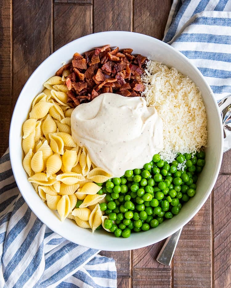 Creamy Pasta Salad: A Hearty Side with Bacon and Peas