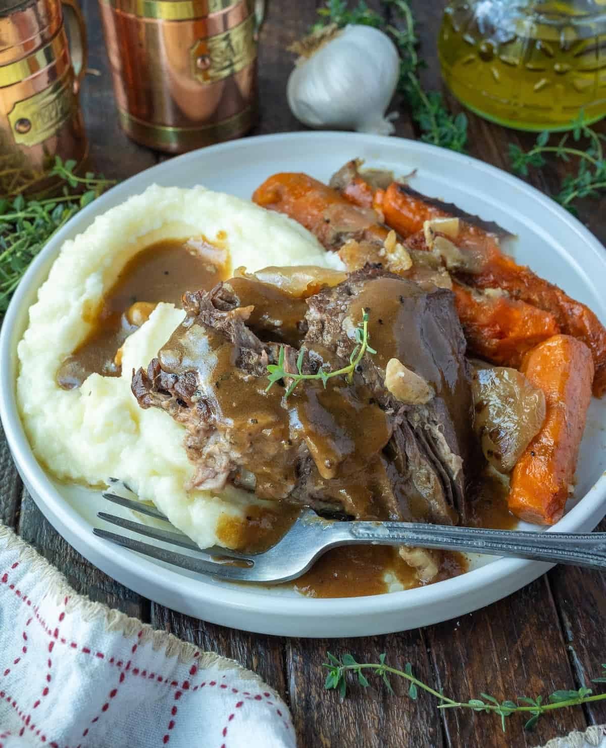 Slow Cooker Classic Pot Roast with Fork-Tender Chuck and Rich Gravy