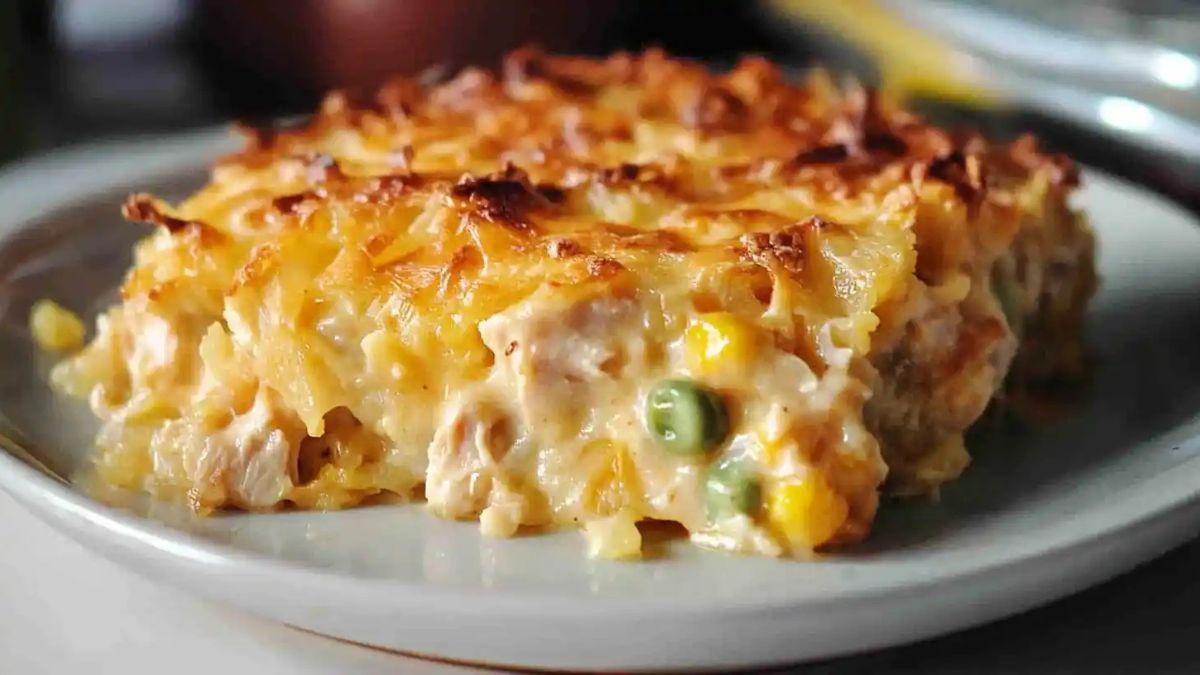 Chicken Hashbrown Casserole: Hearty Comfort with Creamy Sauce and Crispy Topping
