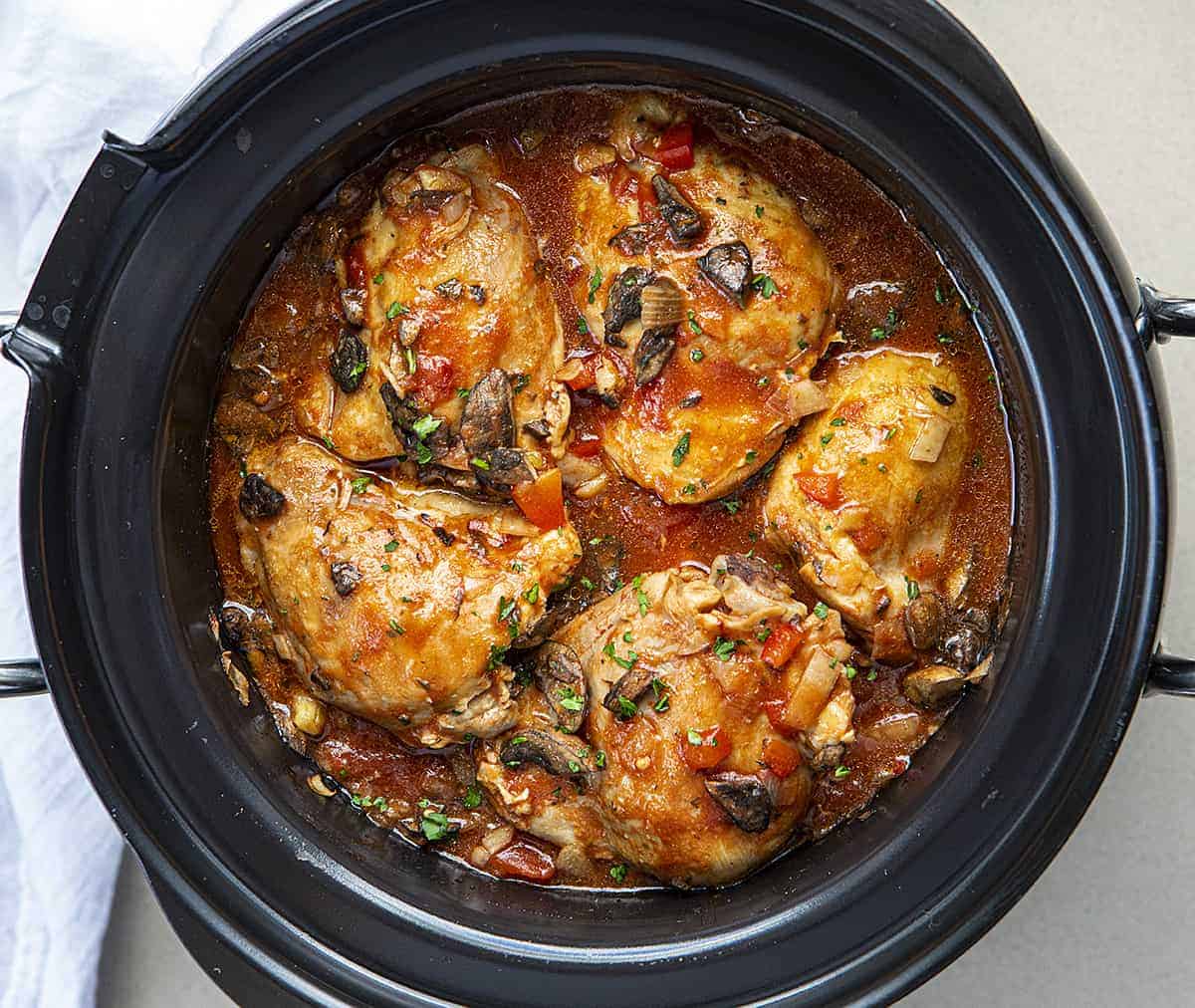Slow Cooker Chicken Cacciatore with Herb Tomato Sauce and Vegetables